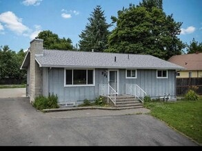 Building Photo - 901 W Lacrosse Ave