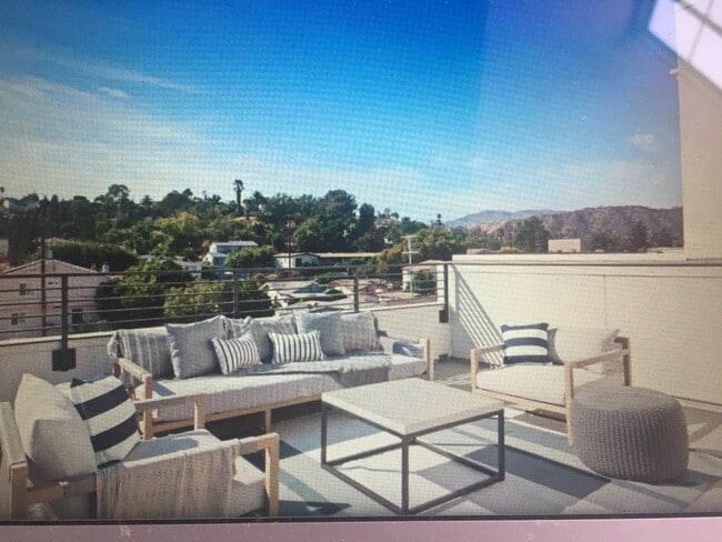 Building Photo - 4515 Hazel Ln