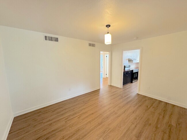 Foto del edificio - 1412 E 51st St