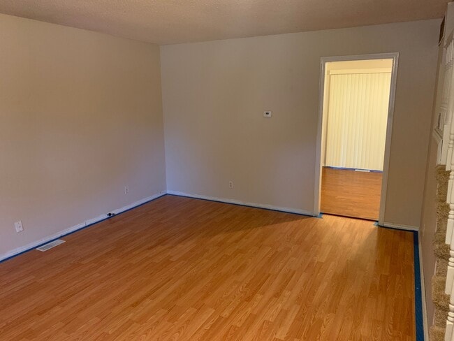 Building Photo - 1202 Brighton Dr