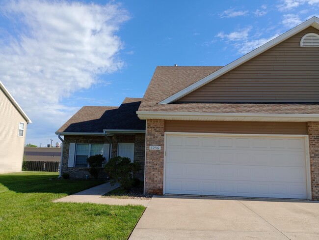 Building Photo - 3256 Wind River Cir