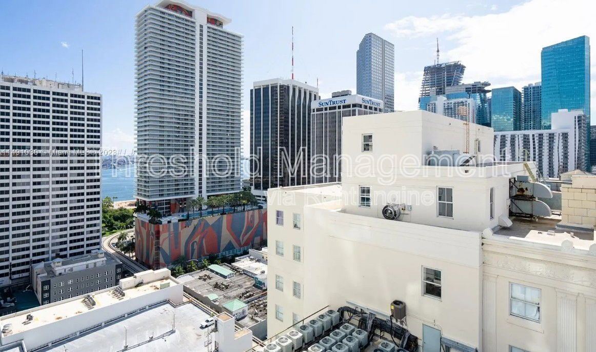 Foto principal - 133 NE 2nd Ave