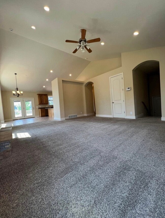 Building Photo - 2049 Sunflower Ln