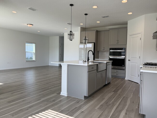 Foto del edificio - 104 Charmer Trce