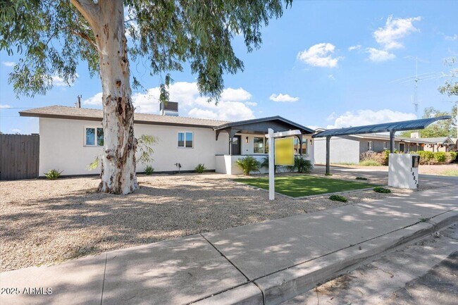 Foto del edificio - 14820 N 35th St