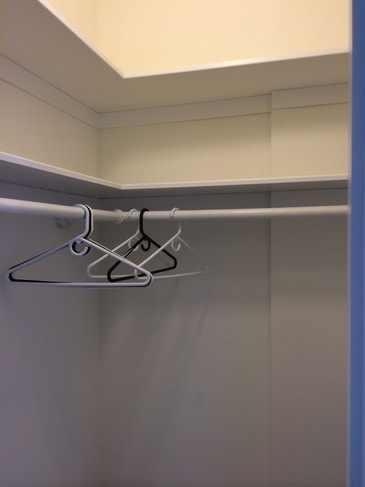 Walking Closet - 11505 Hatteras St