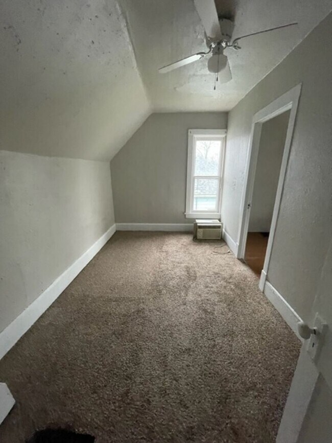 Building Photo - 3bd 1ba single family home.