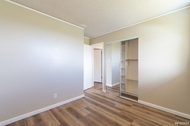 Foto del edificio - $3,000 / 3br - 1222ft2 - Ridgeway Townhome...