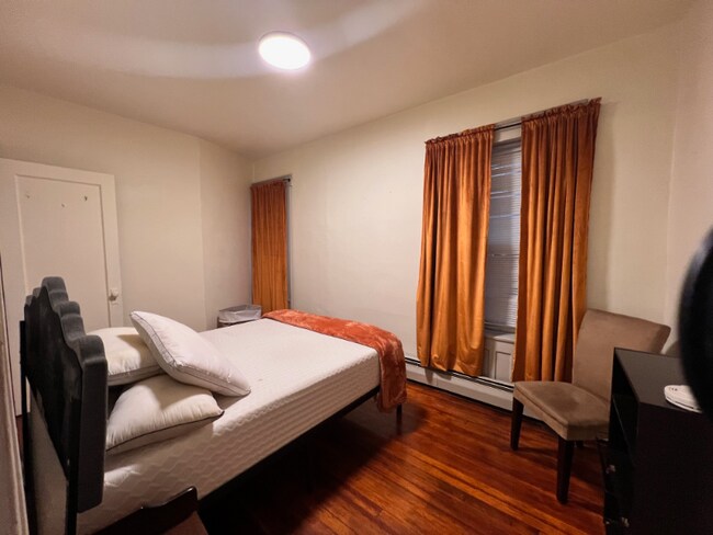 Foto del edificio - 371 Hudson Ave