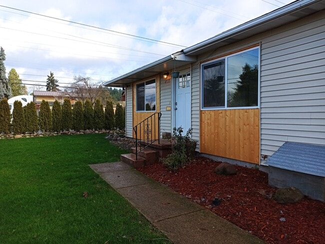 Building Photo - 4510 SE 99th Ave