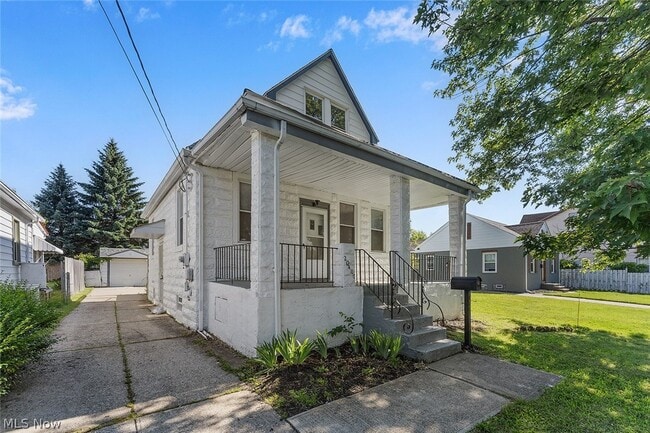 Building Photo - 20400 Fuller Ave