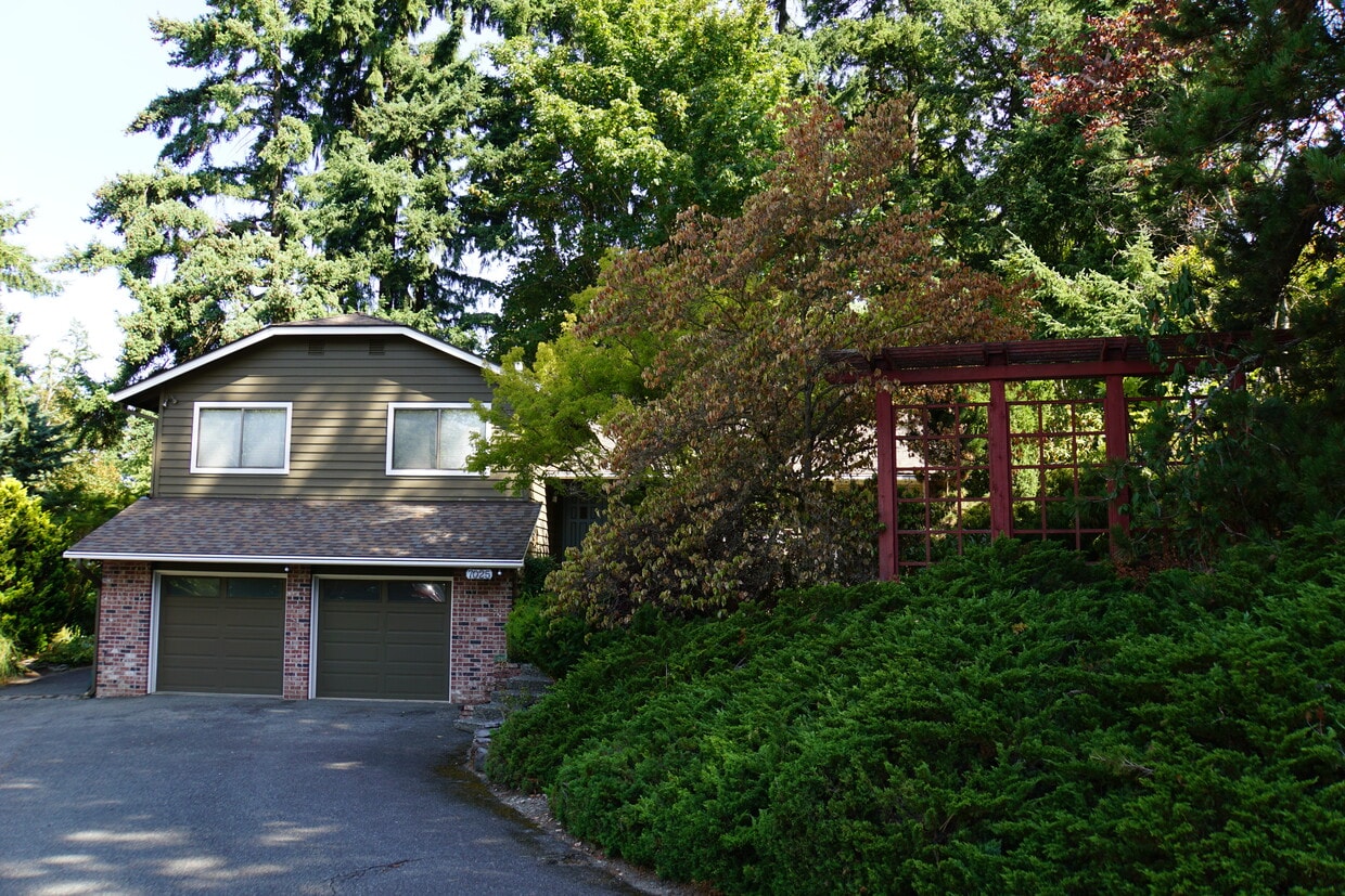 Primary Photo - 7025 116th Ave SE