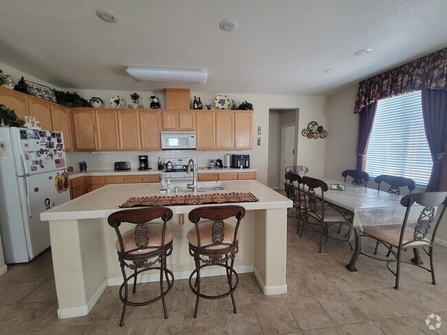 Building Photo - 1322 Paseo Belleza