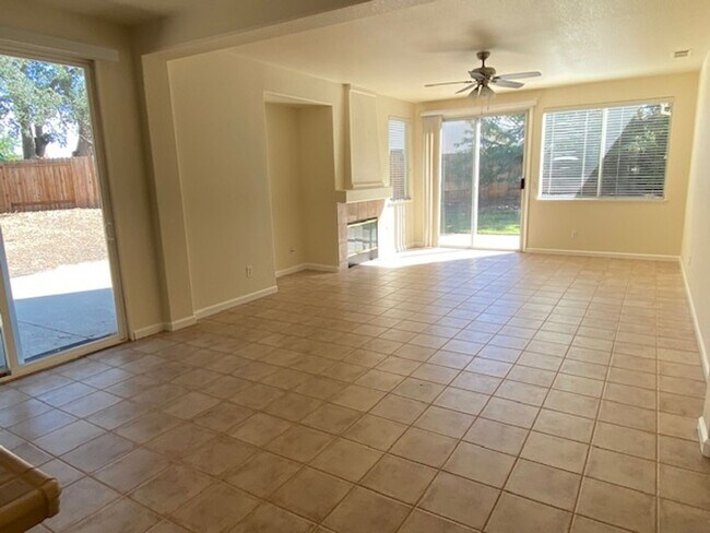 Foto del edificio - 216 Shanley Ct