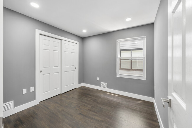 room 2 - 1117 Chestnut St