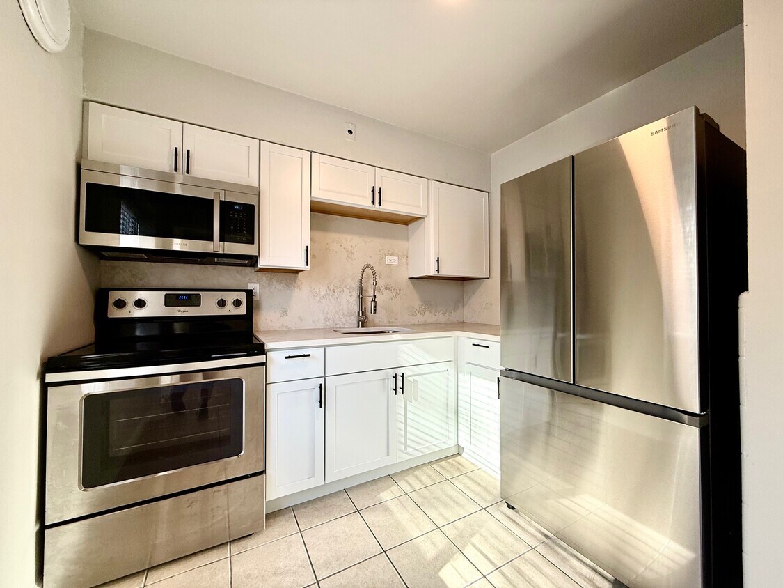 Foto principal - 5948 Nagel Ave