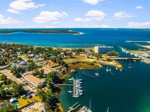 Building Photo - 240 Harmon Ave