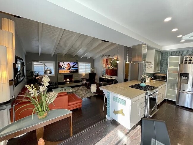 Foto del edificio - 5037 Terramar Way