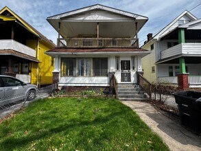 Building Photo - 12633 Edmonton Ave
