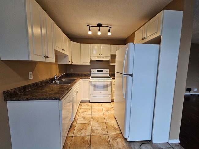 Building Photo - 46260 Harford St