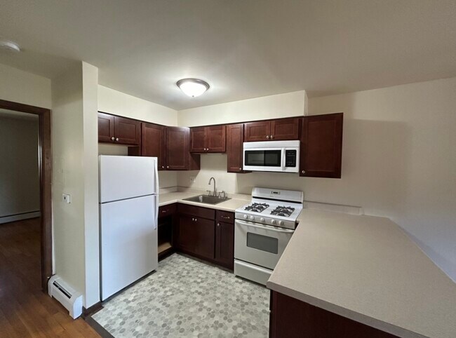 Foto del edificio - 826 N Milwaukee Ave