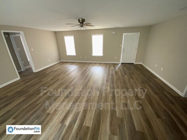 Building Photo - 280 Brighton Village Loop