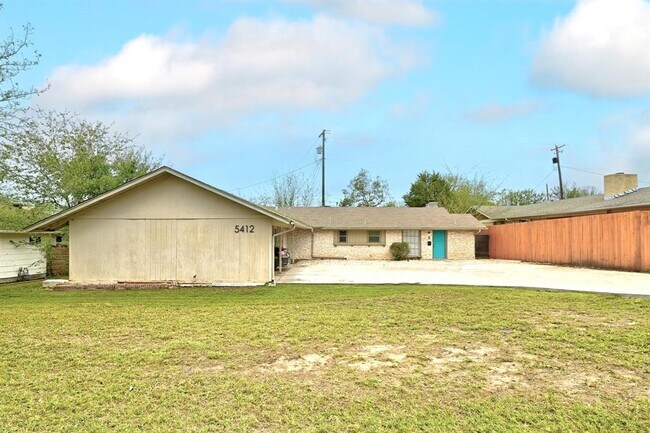 Foto del edificio - 5412 Manor Rd