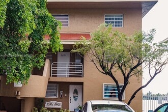 Building Photo - 2670 W 60th St