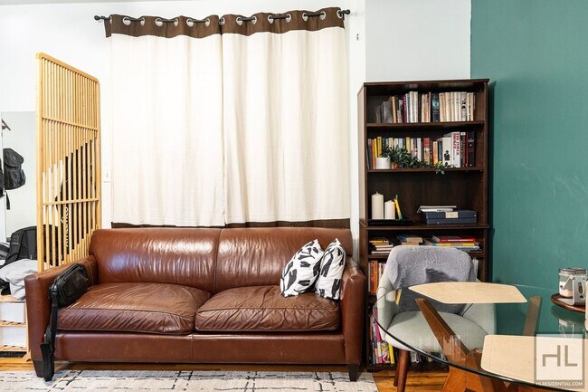 Foto del edificio - 11 STREET