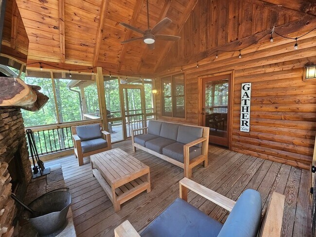 Building Photo - 101 Hothouse Dr