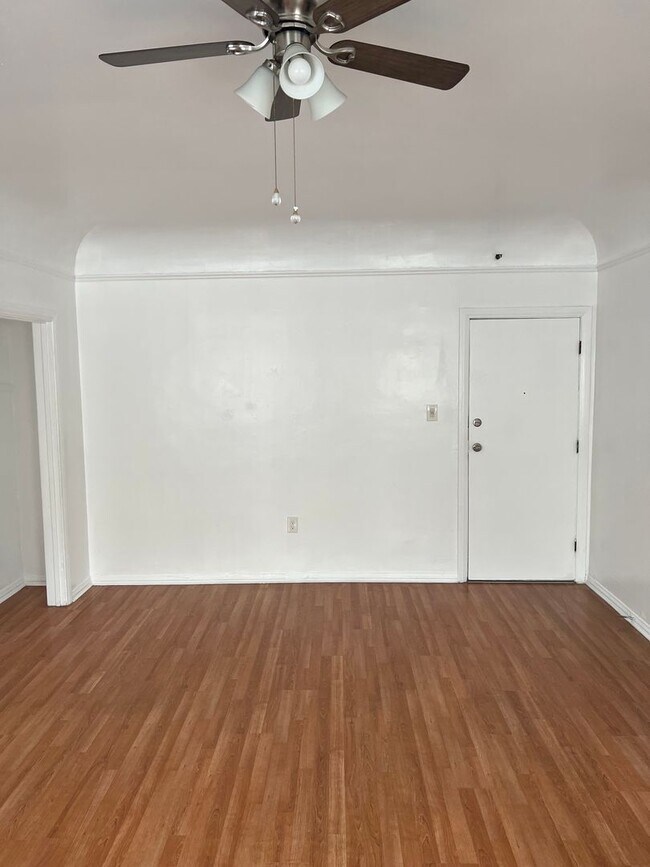 Foto del interior - 138 S Berendo Corp.