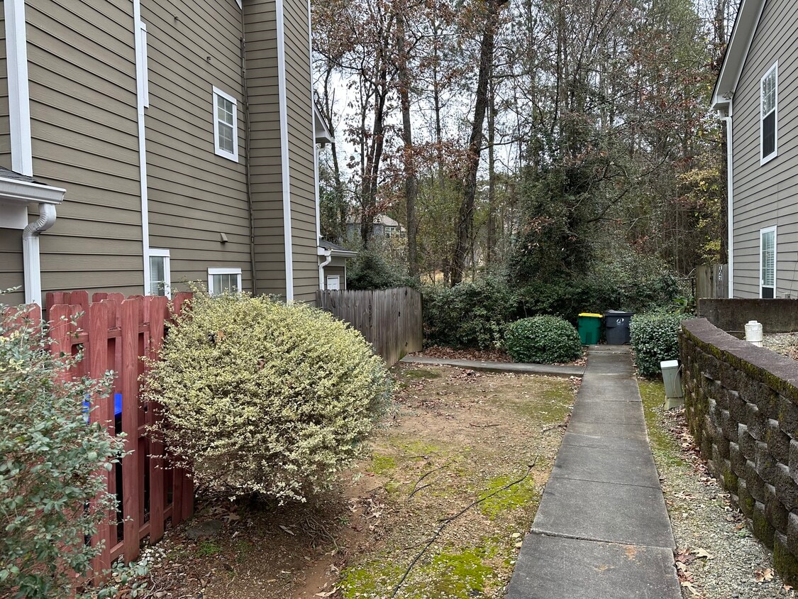 Foto principal - 1057 Rock Creek Ln