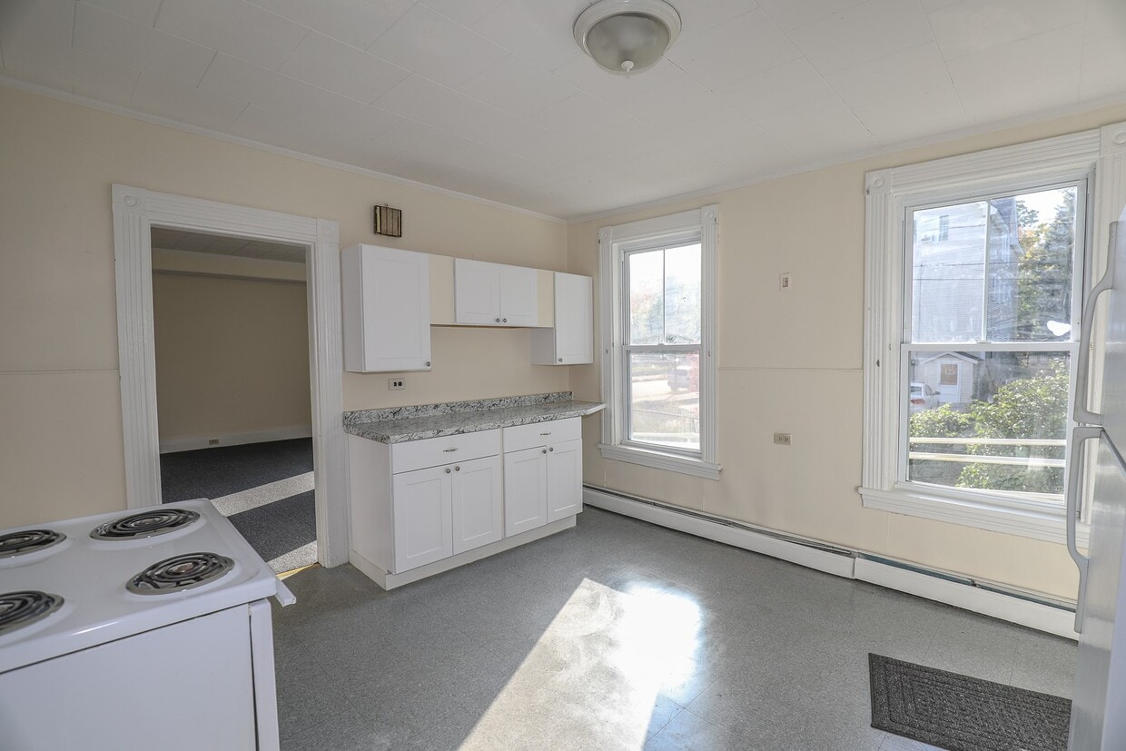 Primary Photo - 174 Green St