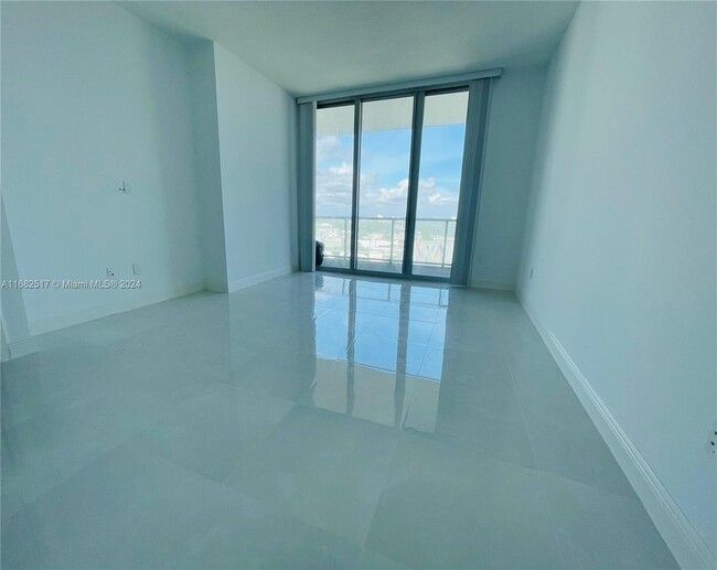 Foto del edificio - 3470 E Coast Ave