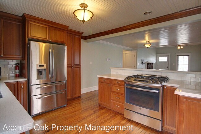 Building Photo - 2 br, 2 bath House - 208 W Geer St