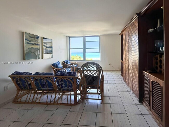 Foto del edificio - 2899 Collins Ave