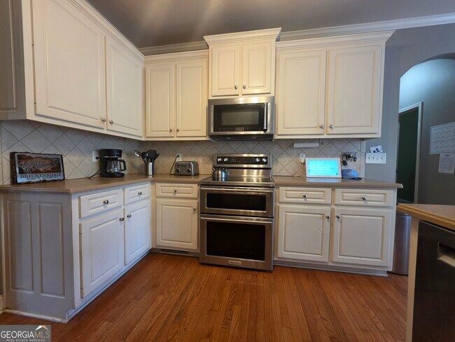 Foto del edificio - 94 Courtland Dr
