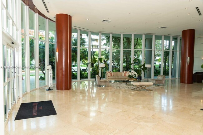 Building Photo - 2475 Brickell Ave