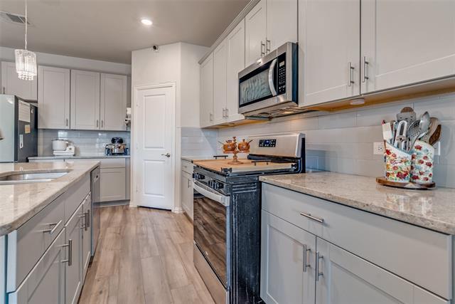Building Photo - 10901 Tamarisk Dr