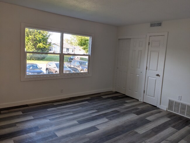 Building Photo - 502 W Market St