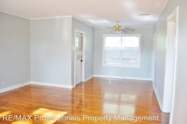 Building Photo - 3 br, 1 bath House - 336 SW Alamo Drive
