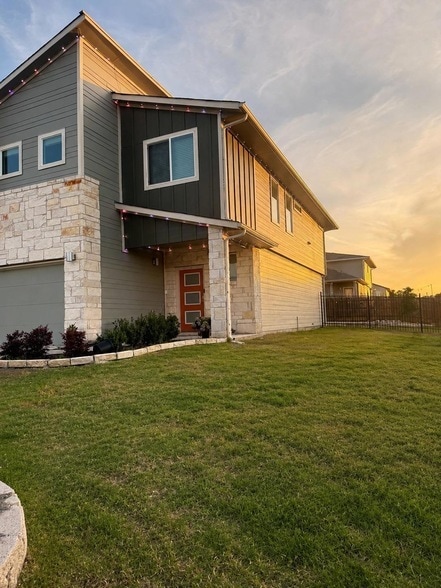 Building Photo - 10924 Meris Ln