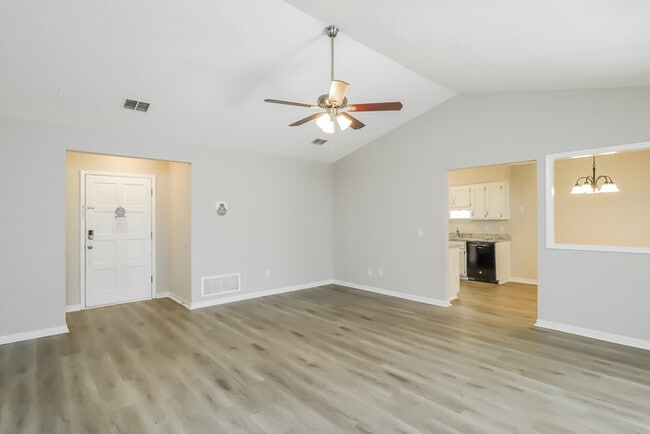 Foto del edificio - 2386 Dundee Ct E