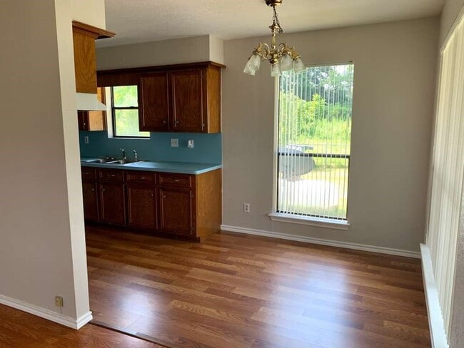 Foto del edificio - 62 Laurel Ct