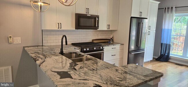 Foto del edificio - 7112 Cold Spring Ct