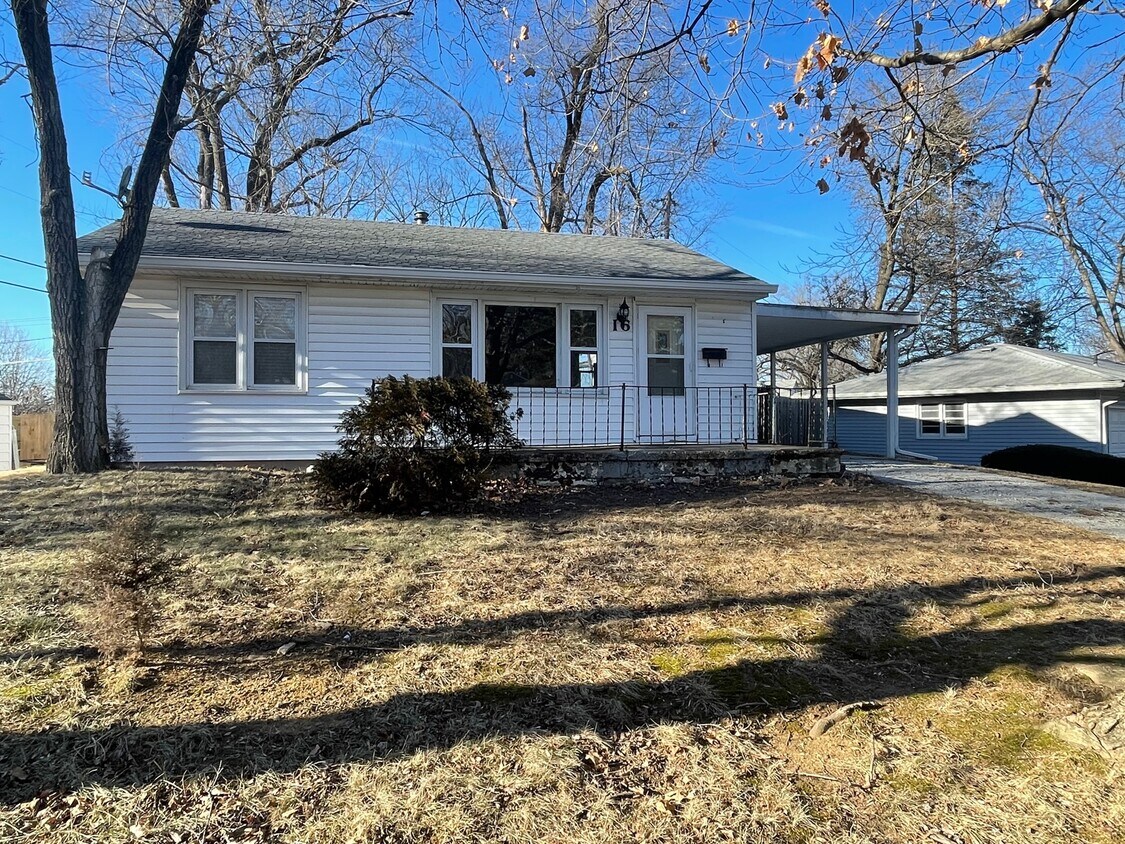 16 3rd Dr, Decatur, IL 62521 House Rental in Decatur, IL