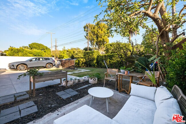 Foto del edificio - 1591 Yosemite Dr