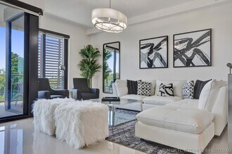 Building Photo - 3040 N Ocean Blvd
