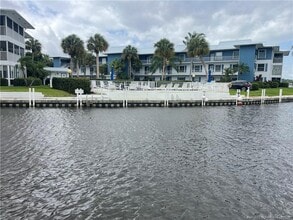 Building Photo - 1858 SW Palm City Rd