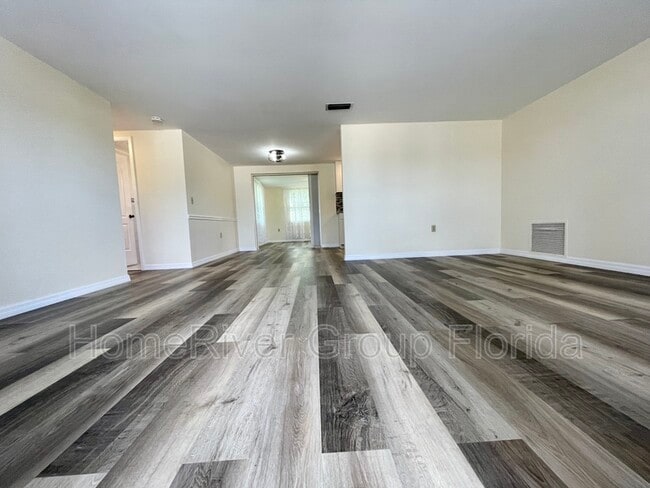 Building Photo - 5140 Overton Dr